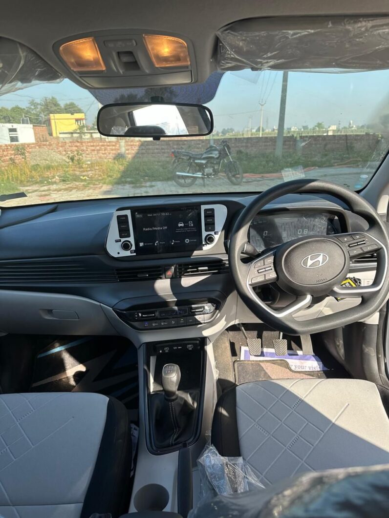 
								Hyundai i20 full									