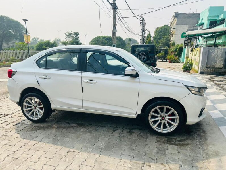
								Honda Amaze Automatic full									