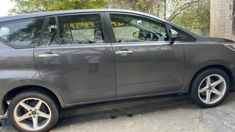 
								Toyota Innova full									