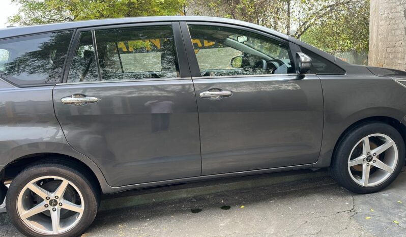 
								Toyota Innova full									