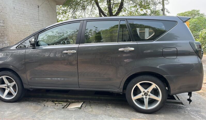 
								Toyota Innova full									