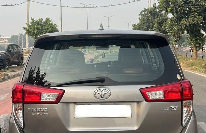 
								Toyota Innova Crysta Automatic full									
