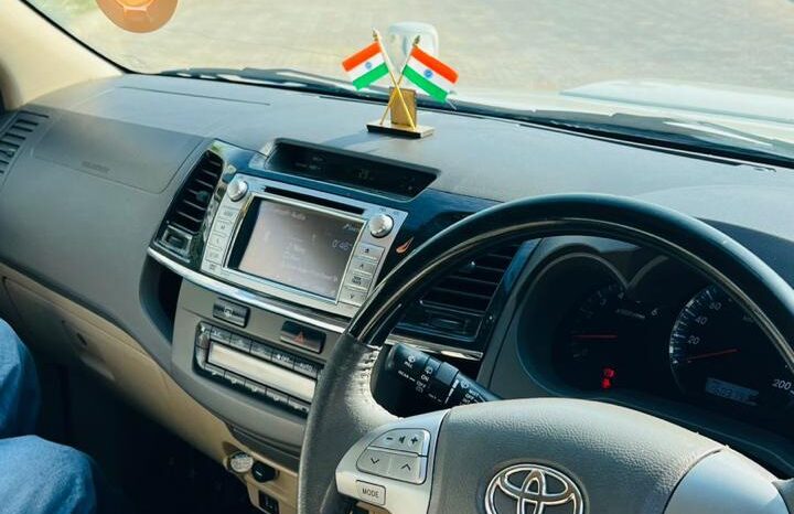 
								Toyota Fortuner Automatic full									
