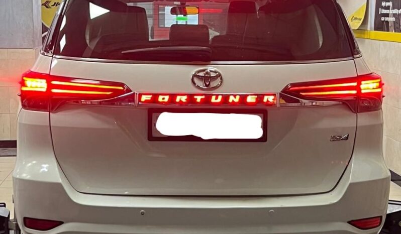 
								Toyota Fortuner full									