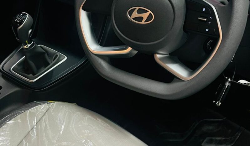 
								Hyundai Creta Manual full									